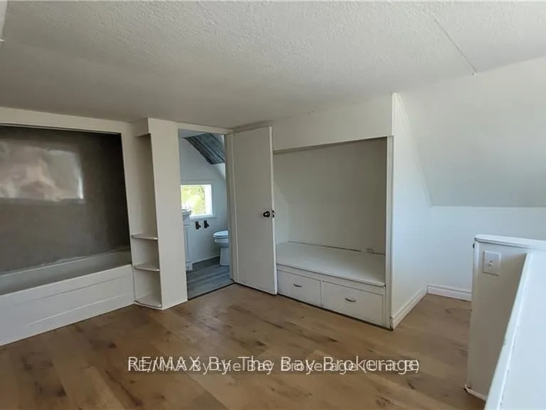 50 Glenwood Dr — Photo 13