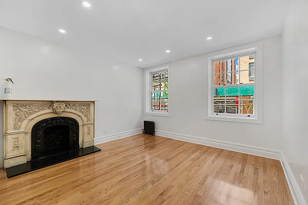 Rented by REAL New York | media 7