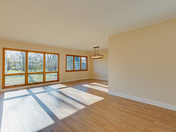 3rd image of 361 Westgate Dr
