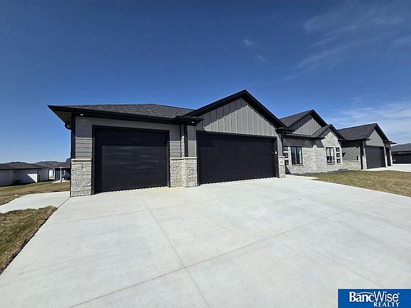 3rd image of 9409 Delano Dr