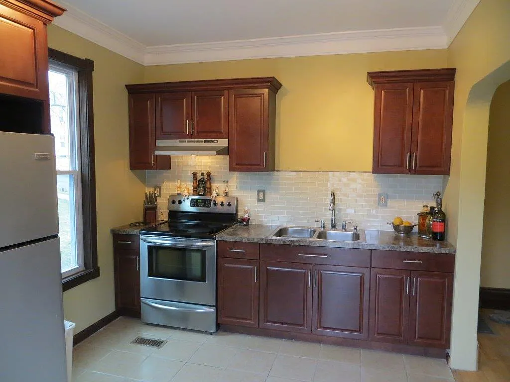 806 Vine St — Photo 2