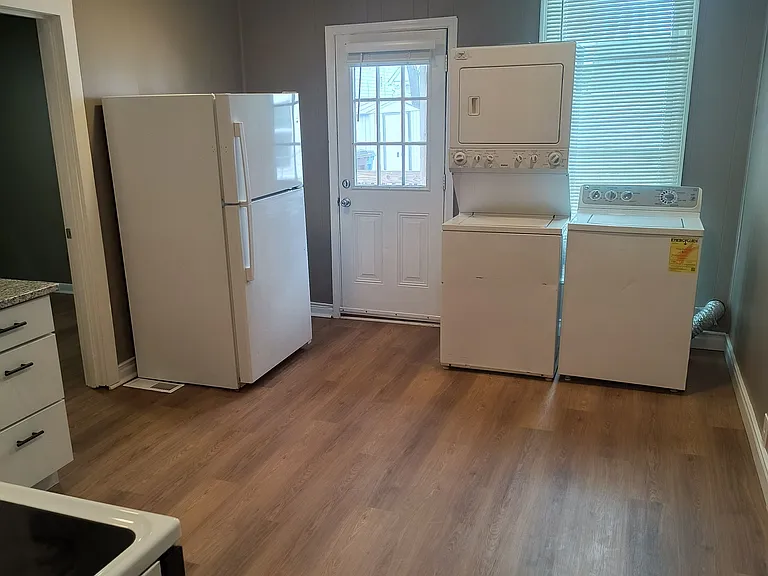 904 Walnut St #1 — Photo 3