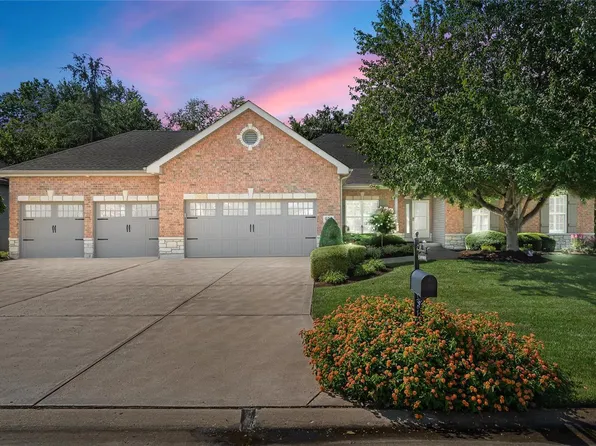 922 Haven Wood Dr, O'Fallon, MO 63368
