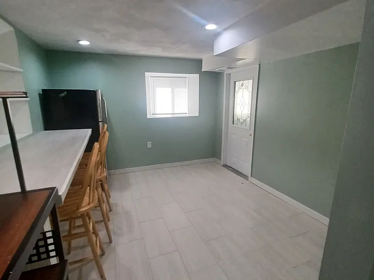 56 Clarendon Ave — Photo 2