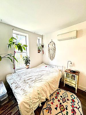 2nd image of 307 Jefferson St #3L