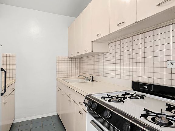 4th image of 205 W End Ave APT 16T
