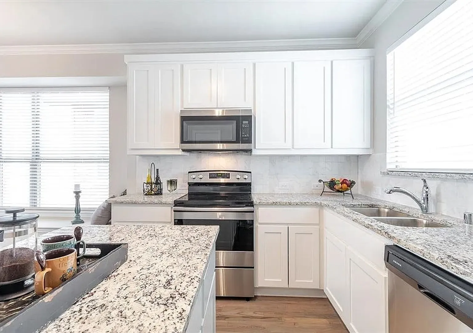 Lamar Townhomes — Photo 4