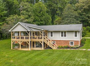23 Rogers Ridge Rd, Fairview, NC 28730