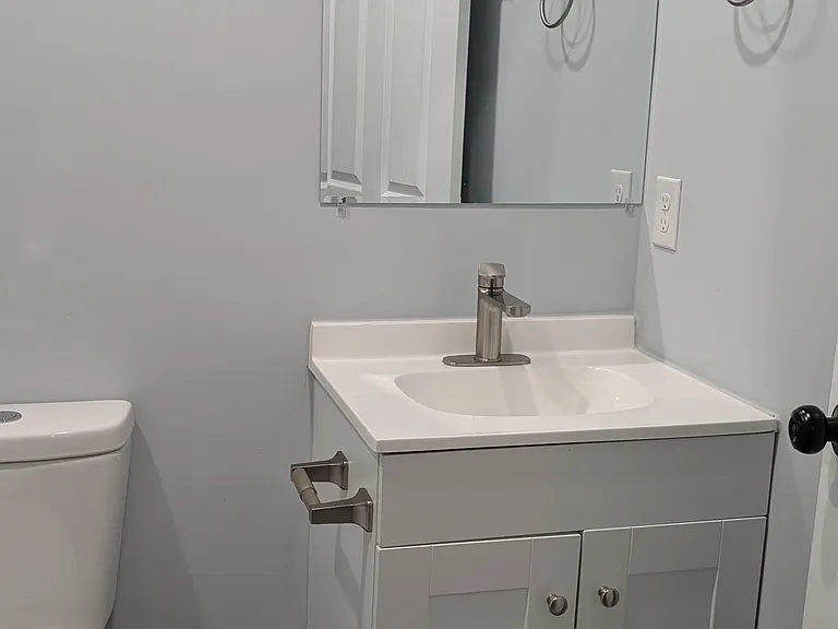 1613 Monteiro Ave — Photo 16