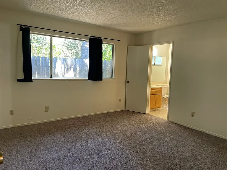 4830 Suncrest Way — Photo 14