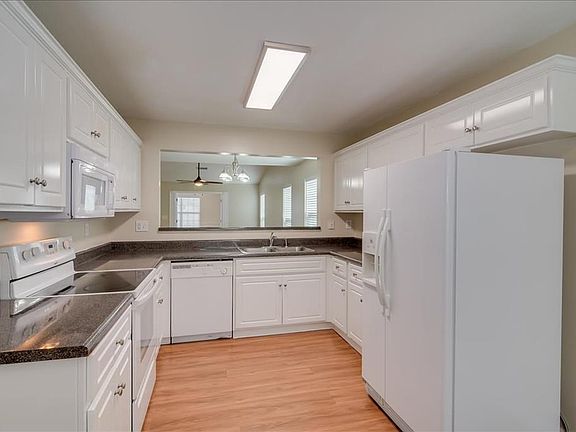 2nd image of 171 Kendallwood Ct