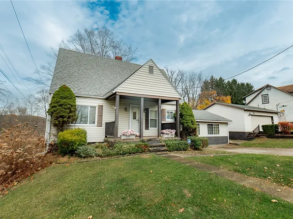 157 Elm St, St Clair Twp, PA 15954