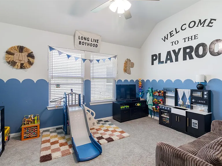 1262 Gainesville Dr — Photo 11