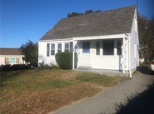 16 Dudley Ave N, Middletown, RI 02842