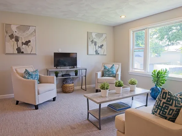 2 McGinness Way, Billerica, MA 01821