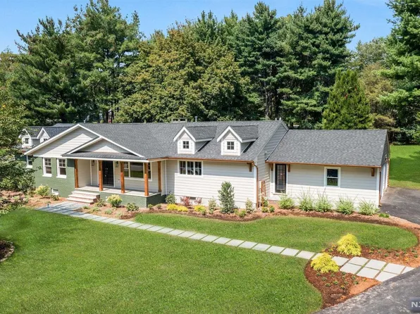 12 Boiling Spring Rd, Ho Ho Kus, NJ 07423