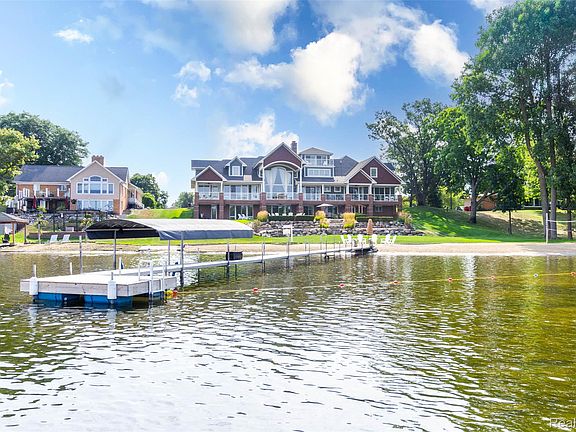 2nd image of 302 Tanview Dr
