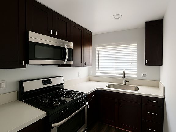 5th image of 2460 K St APT E