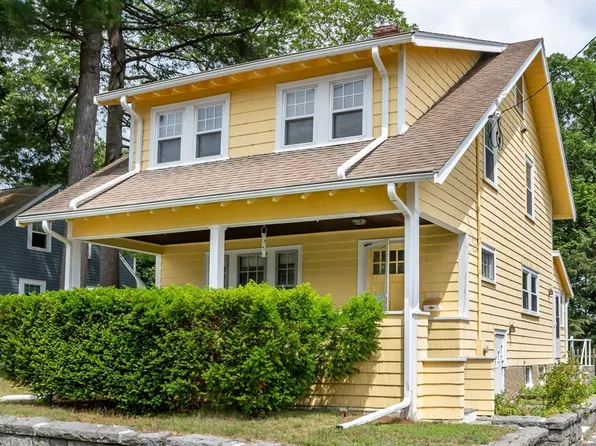 1090 Greendale Ave, Needham, MA 02492