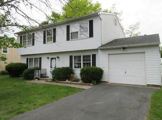 43 Conifer St, Howell, NJ 07731