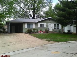 809 Bellflower Dr, Hazelwood, MO