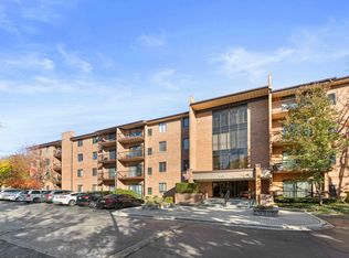 801 79th St APT 103, Darien, IL 60561