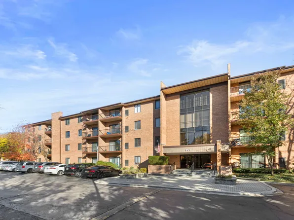 801 79th St APT 103, Darien, IL 60561