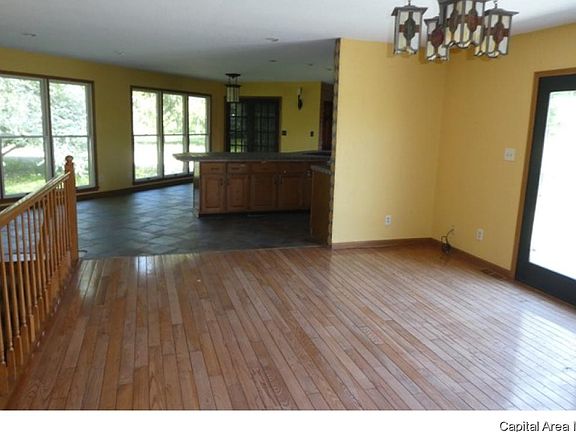 2nd image of 1112 Gracie Ln