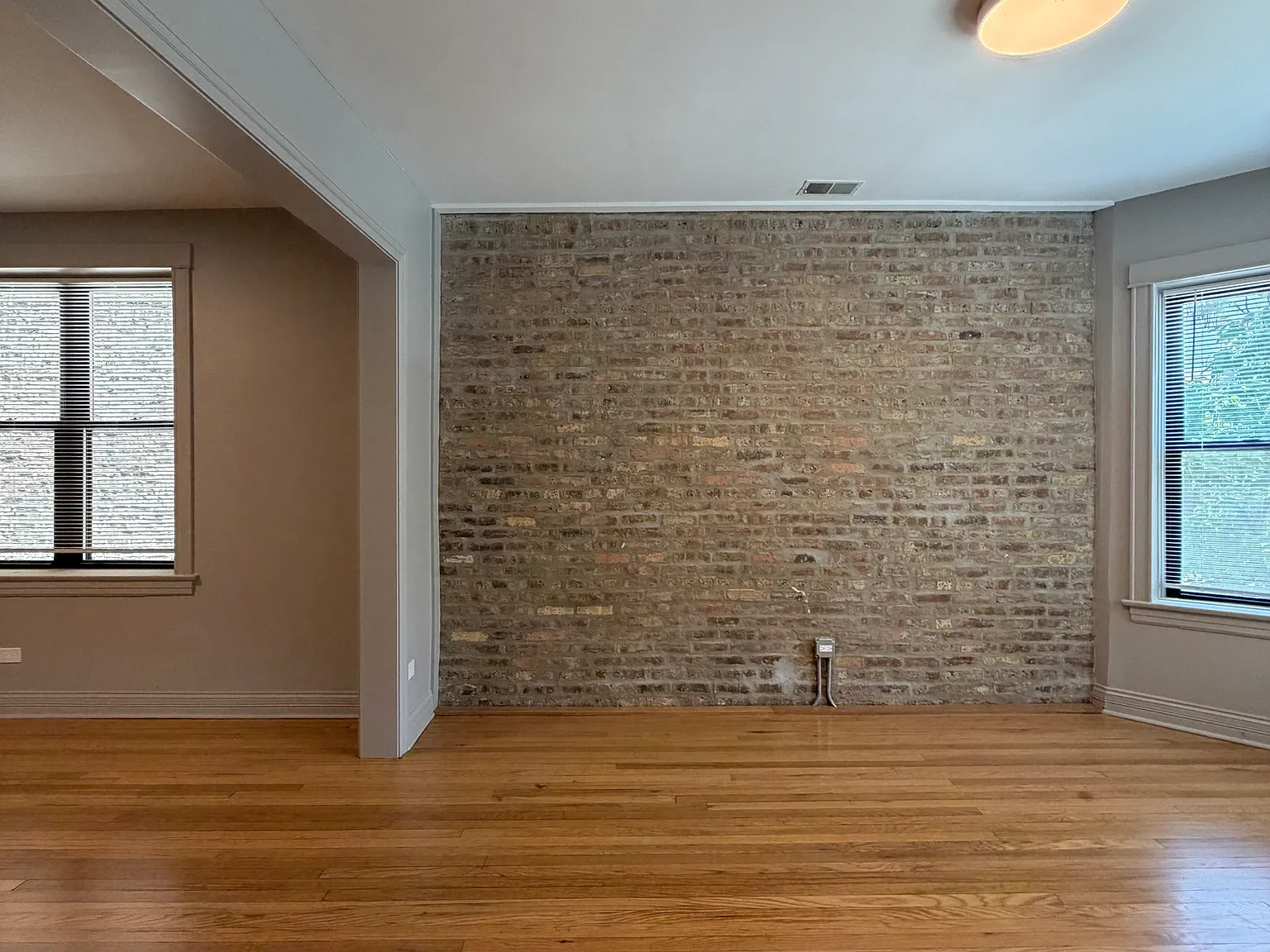 2 bed, 1000 sqft, $2,695 — Photo 3