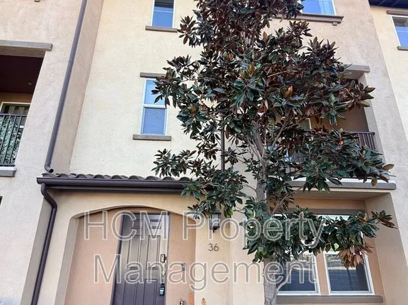 120 S Pacific Ave Unit 36, Santa Ana, CA 92703