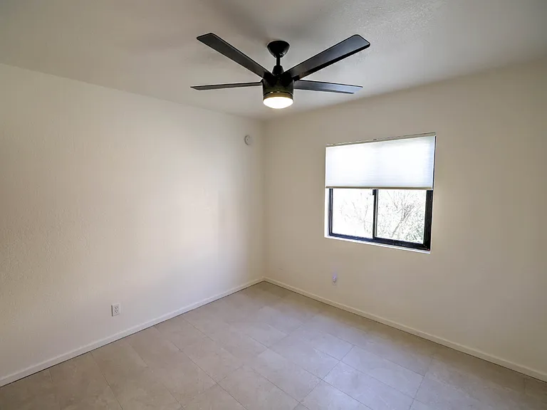 5144 N Avenida Primera — Photo 20