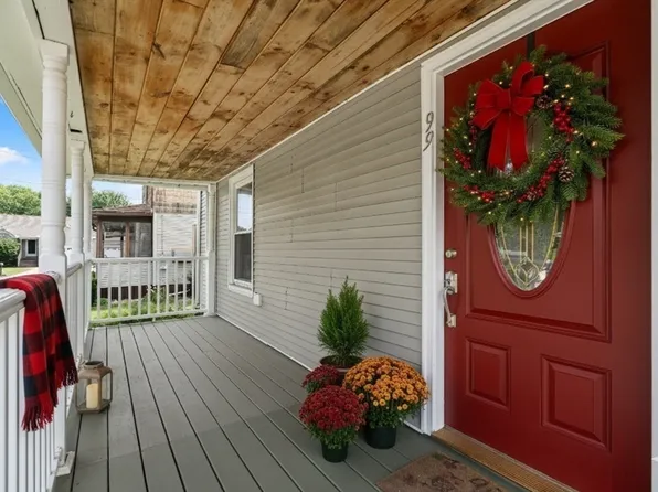 99 Woodmont St, Westfield, MA 01085