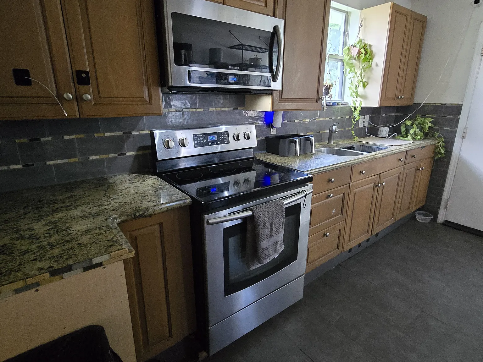 4 bed, 2.5 bath, 1738 sqft, $500 — Photo 3