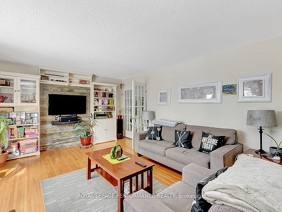 4th image of 122 Post Rd