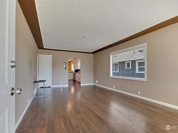 4th image of 6239 S Warner Street