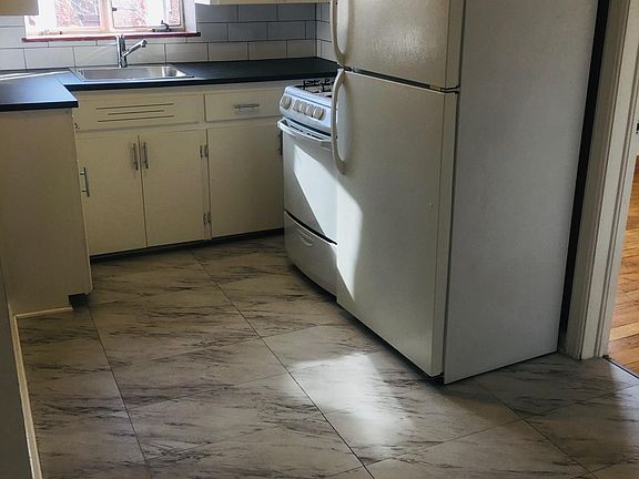 3rd image of 501 Garfield St #204
