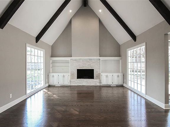 2nd image of 10114 Hemlock Dr