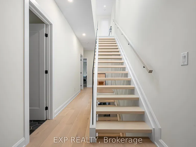 527 Broadhead Ave #A — Photo 31