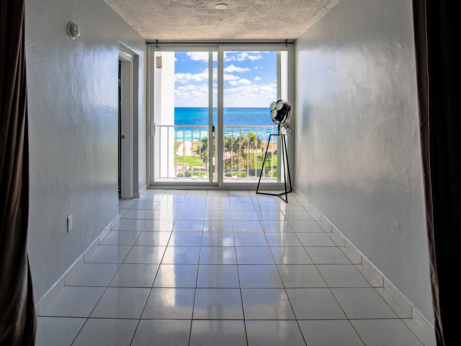 1 bed, 1100 sqft, $2,590 — Photo 3