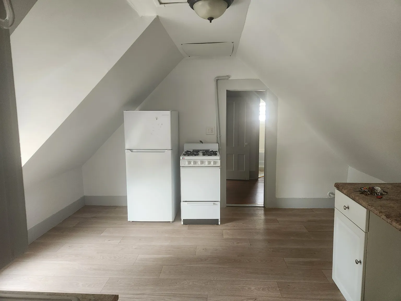 2 bed, 800 sqft, $1,250 — Photo 4