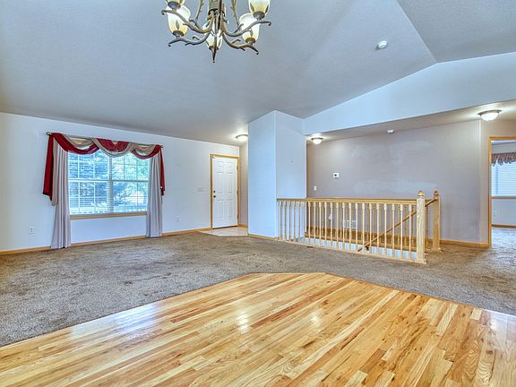 4th image of 432 Cardinal Ave