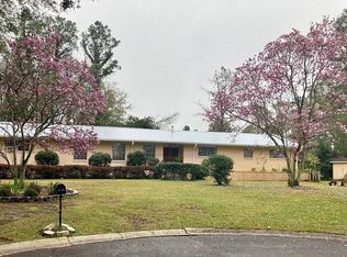 713 Holly Dr, Fairhope, AL 36532
