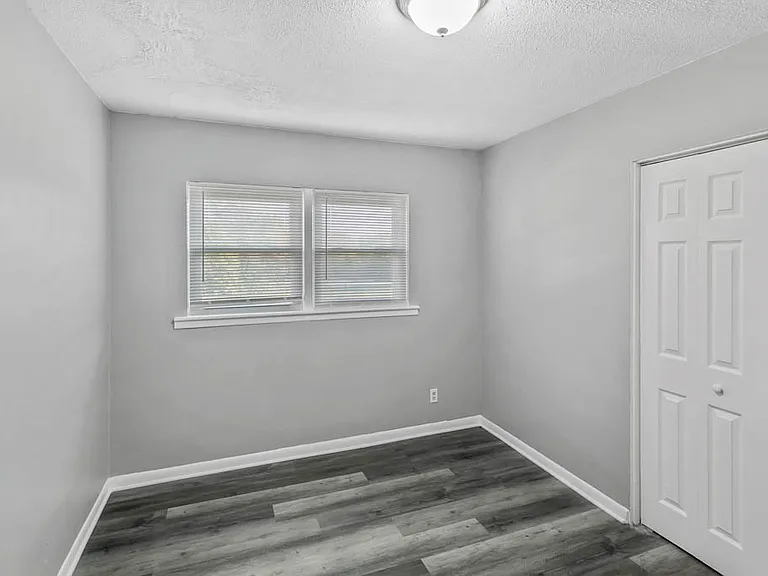 991 Tollview Ave #5 — Photo 3