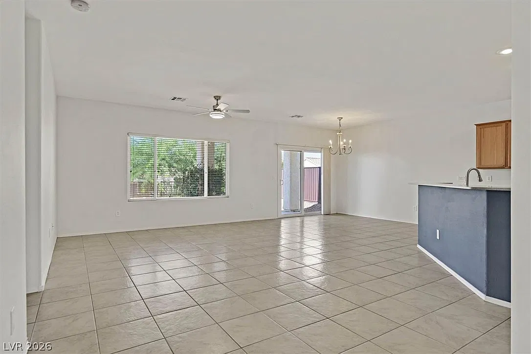 2 bed, 2.0 bath, 1610 sqft, $2,050 — Photo 2