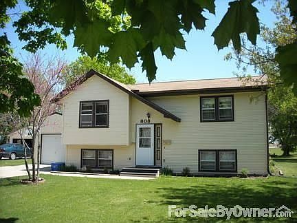 front home view from highway 1 (1st avenue)