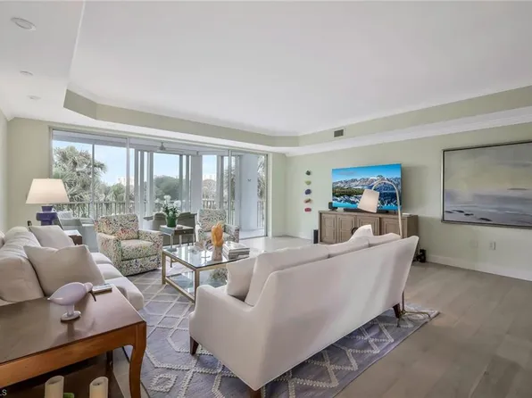 8440 ABBINGTON CIR #D25, NAPLES, FL 34108