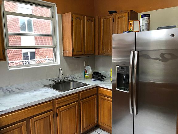 4th image of 8718 24th Ave #2