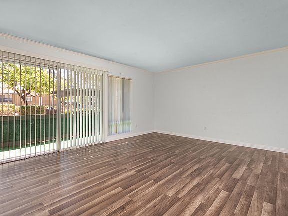 3rd image of 17131 W Bernardo Dr W