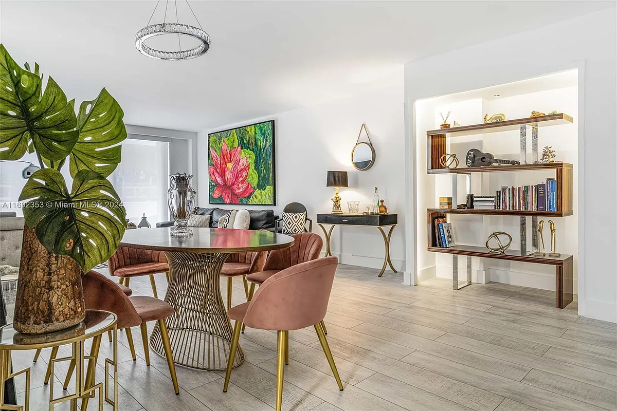 Building Photo - 9195 Collins Ave #1104