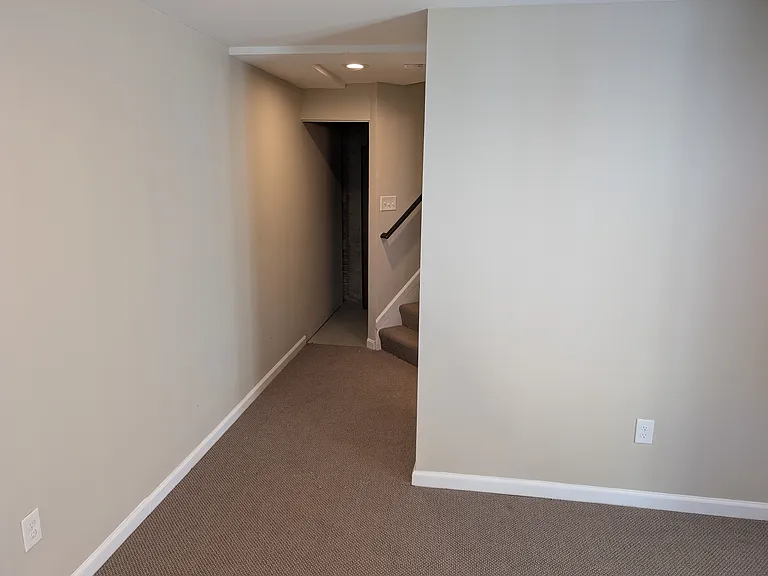 16004 Kings Mountain Rd — Photo 4